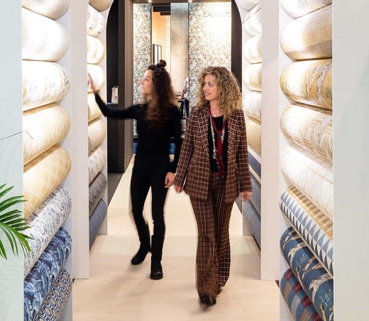 image of show shoppers browsing textiles